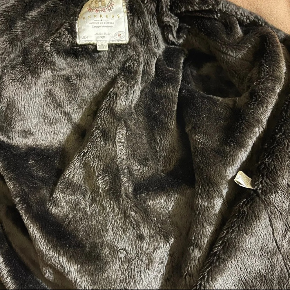 Express Fur Jacket - Picture 10 of 10